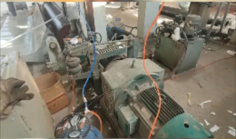 復(fù)卷機(jī)改造，收卷側(cè)可以自動(dòng)計(jì)算卷徑，保持線速度的穩(wěn)定 ，放卷側(cè)張力可隨卷徑自動(dòng)調(diào)整，無(wú)需人工干預(yù)。#收放卷控制 #收放卷變頻器 #張力控制.mp4_20241220_135936852