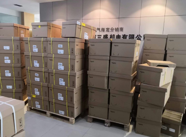 三盛機(jī)電為某研磨機(jī)制造廠提供施耐德變頻器及伺服電機(jī)